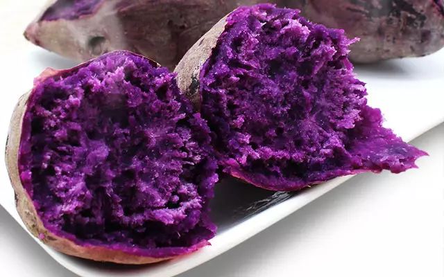 吃了皮肤可以变白的紫薯,一夜之间整块薯田都