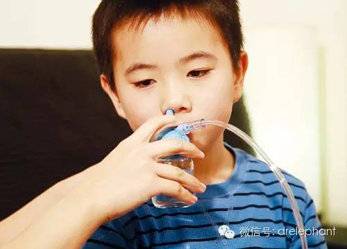 盐水洗鼻子能治疗鼻炎吗?