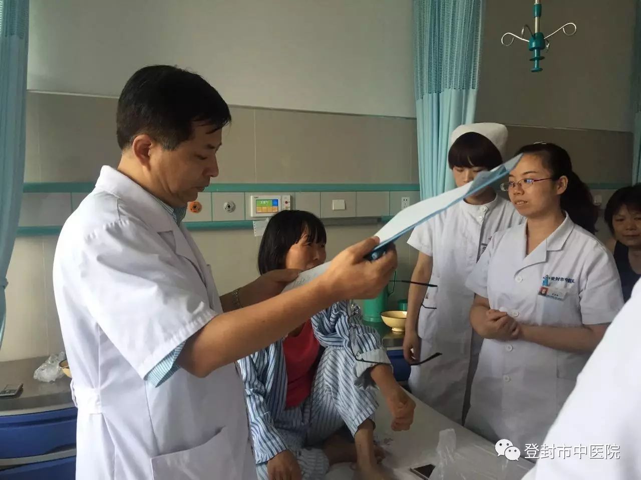 北京301专家团上周末在登封市中医院开展会诊