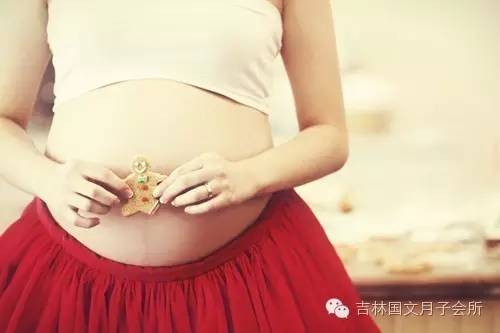 怀孕初期出血褐色是怎么回事?