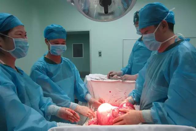 大医院成功完成一例高位截瘫产妇的麻醉及手术